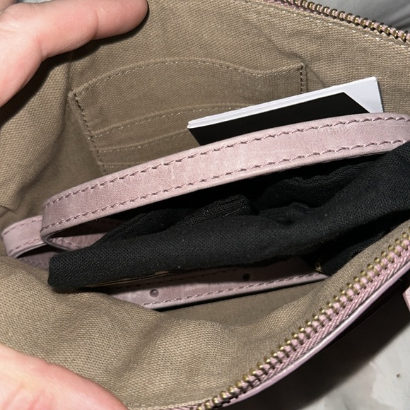 NWT Frye genuine leather mauve pink crossbody has pocket in front wrislet strap - Picture 5 of 11